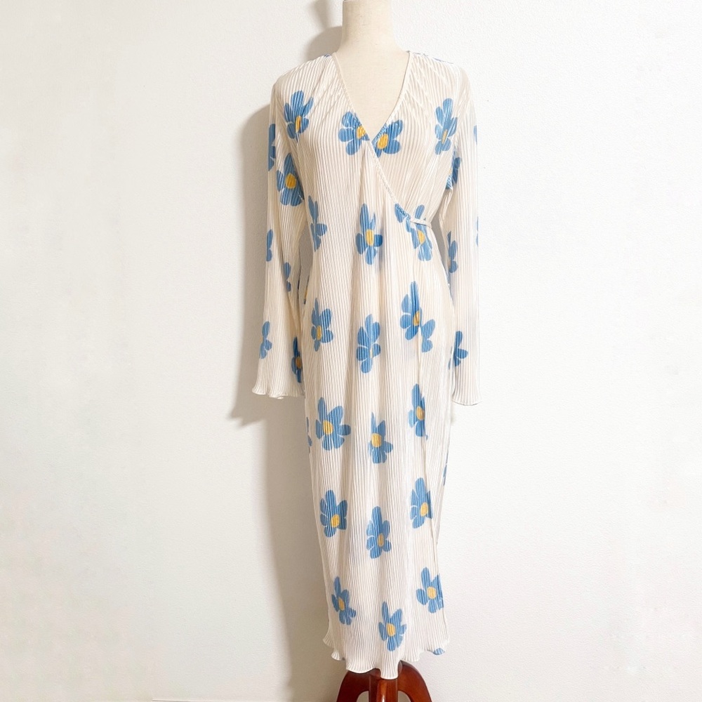 Eight Paris Y2K Pleated Satin Daisy Print Wrap Maxi Dress